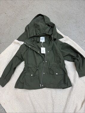 NWT Free assembly women’s Hooded Utility Jacket women size small in Olive